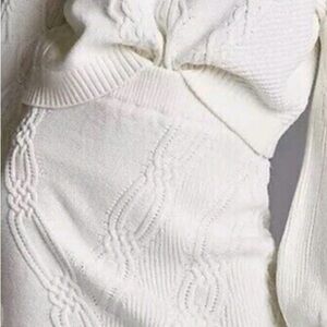 Elegant White Cable Knit Skirt